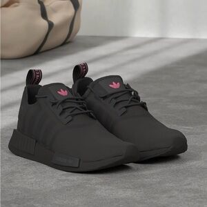 Adidas RMD R1 Core Black/Solar Pink Size 8